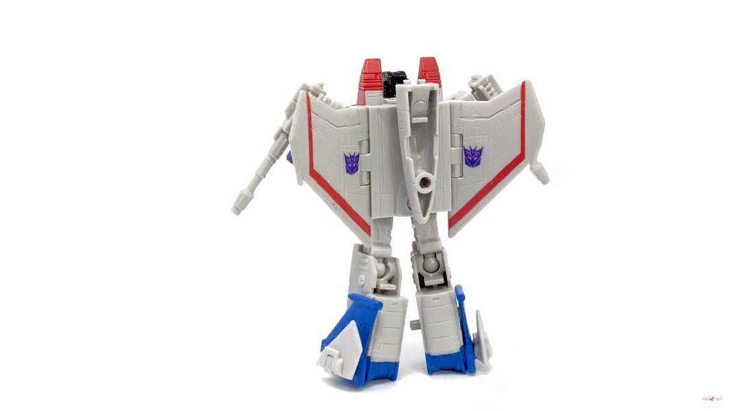 Transformers Kingdom Core Class Starscream In Hand  (5 of 37)